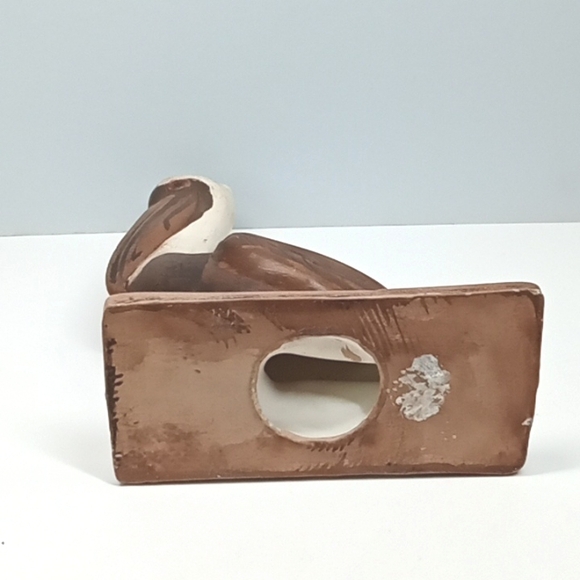 Vintage hand painted ceramic pelican figurine. - Picture 5 of 7